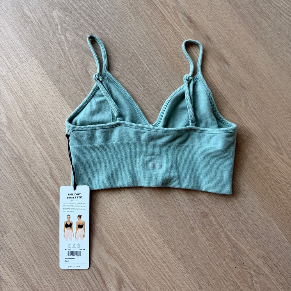 ALO Yoga Delight Bralette Cropped Bra Top Soft Seagrass Green S - Picture 5 of 7